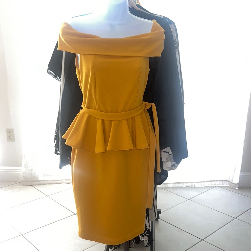 Off shoulder dress - mustard yellow